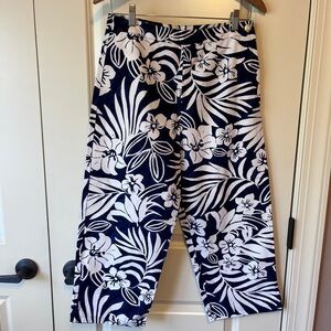 Cambridge Dry Goods White and Navy Cropped Pants